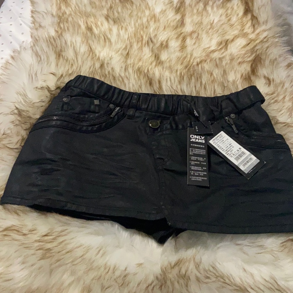 Only Jeans Black skorts with side pockets, trending short Jean skirt/pants